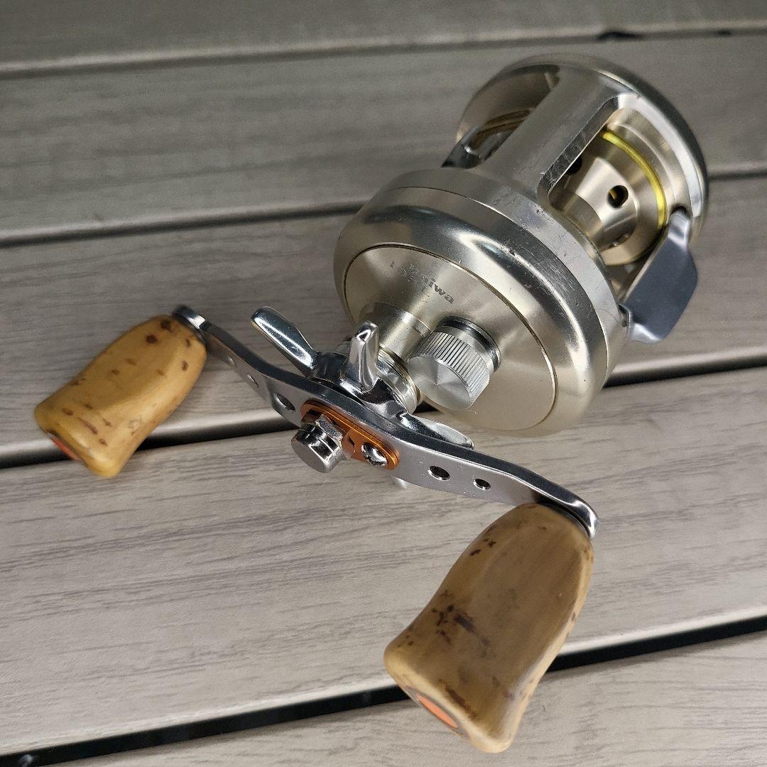 Daiwa ミリオネア　CV-Z 103L ベイトリール シルバー