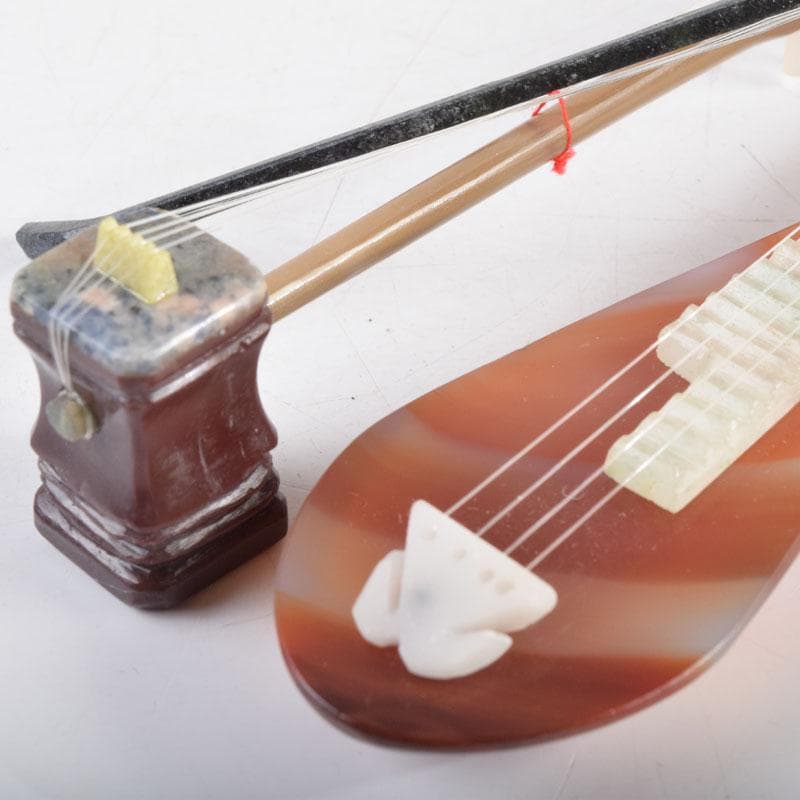 中国　赤瑪瑙彫刻　小さな楽器　弦楽器など　4点　箱付　V　9210