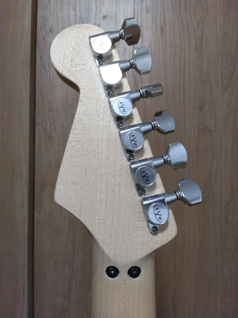 美品中古EVH Striped Series 白黒＋新品Fenderハードケース