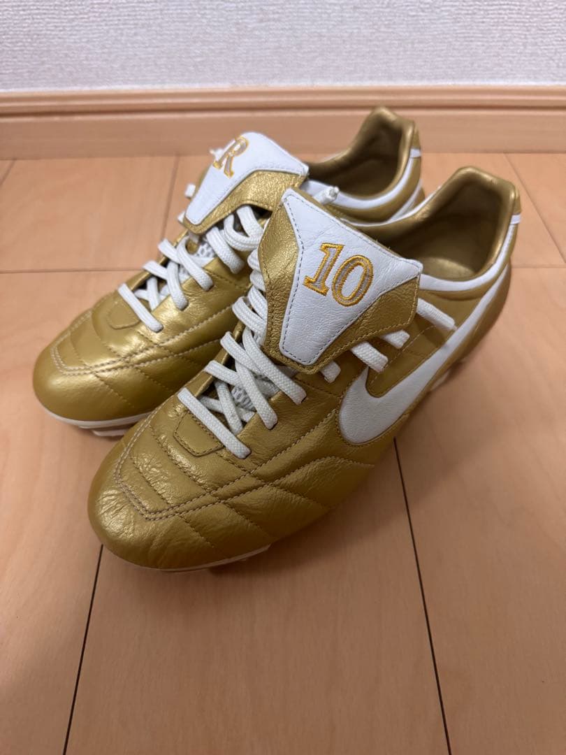 ナイキ　エアレジェンド　ロナウジーニョ