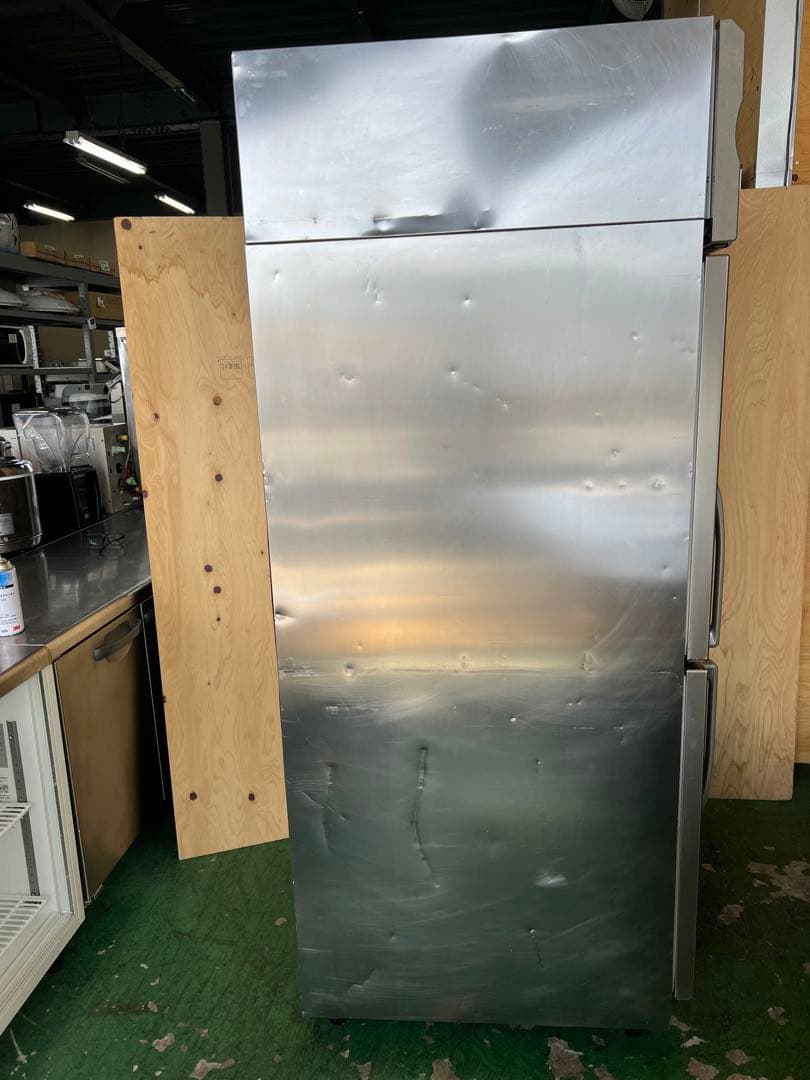 2019年ホシザキ縦型冷蔵庫 625x800x1890