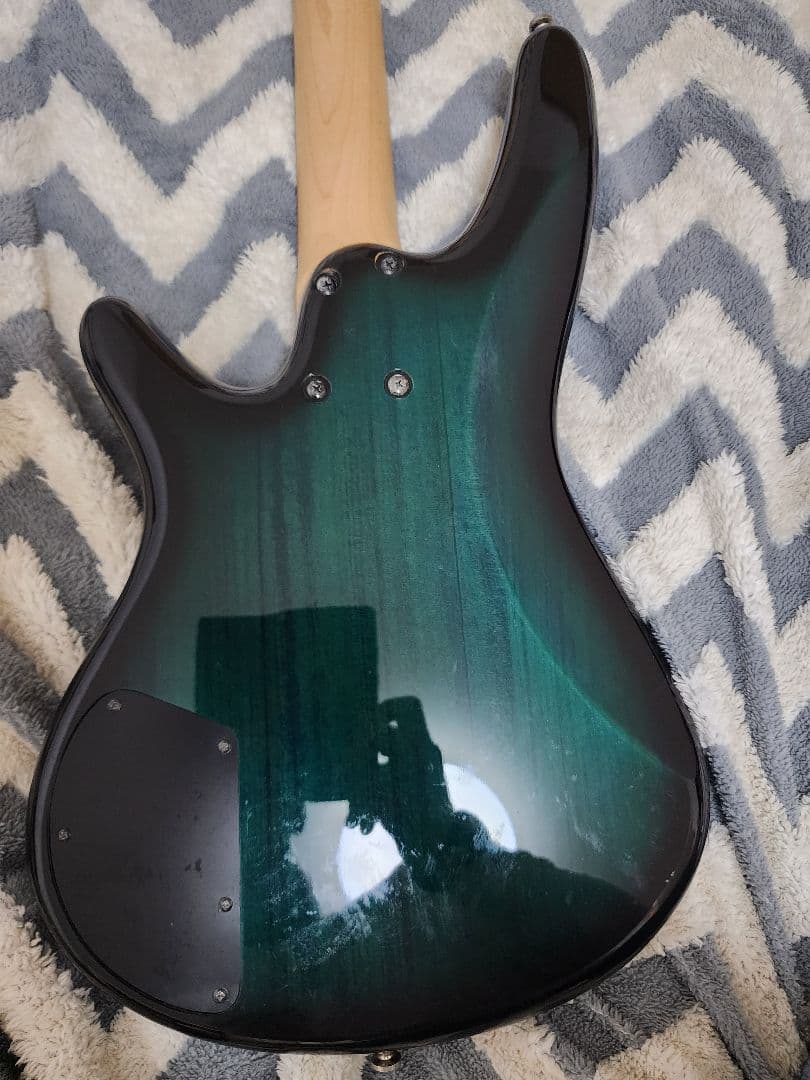 初心者、女性にも　Ibanez (アイバニーズ)Gio 4弦ベース