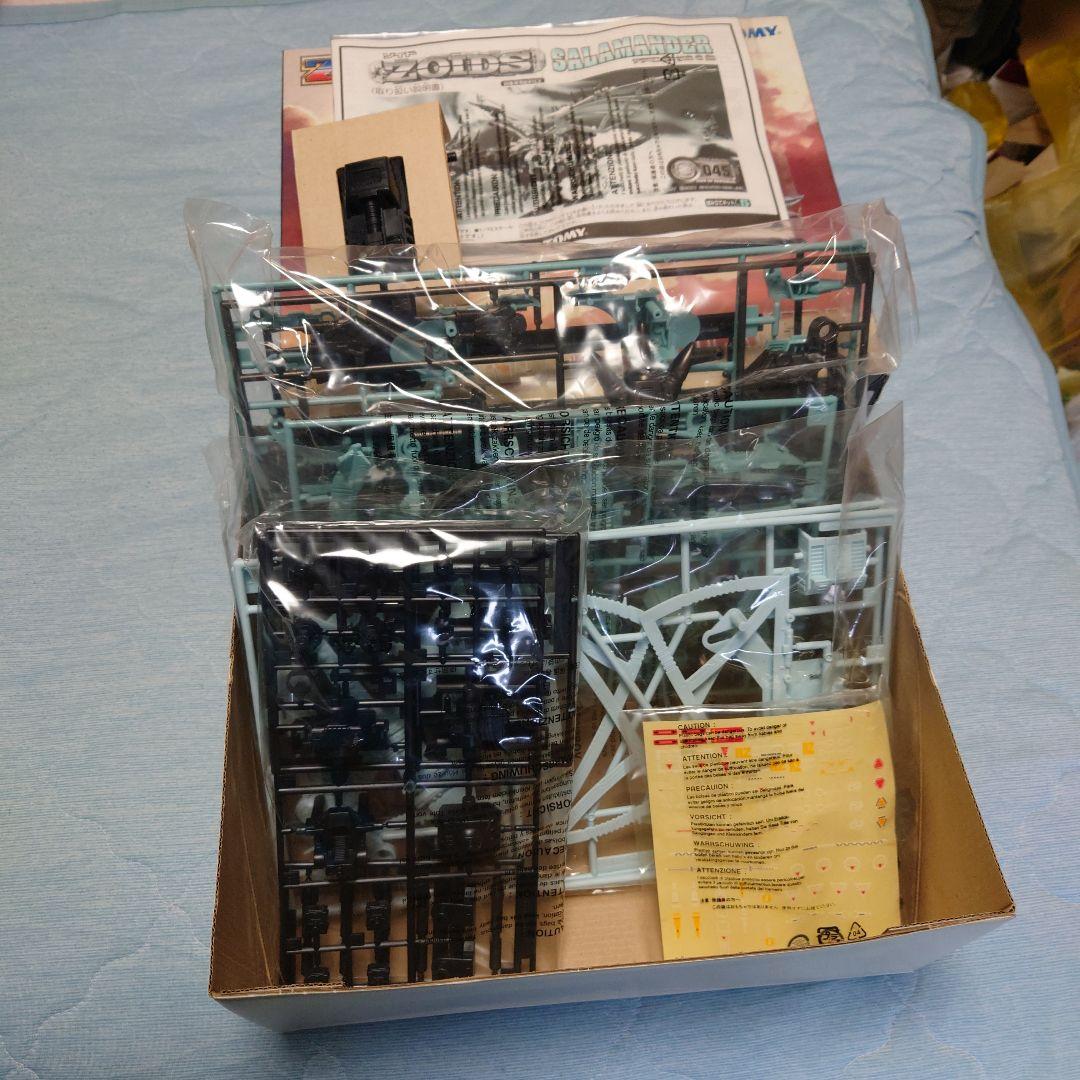 TOMY ゾイド サラマンダー・ボンバーン