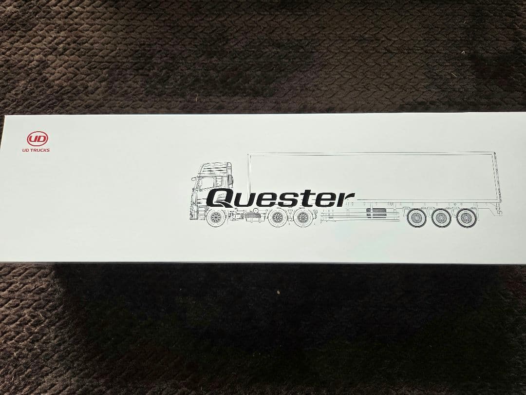UDトラックス Quester 1/50スケールモデル