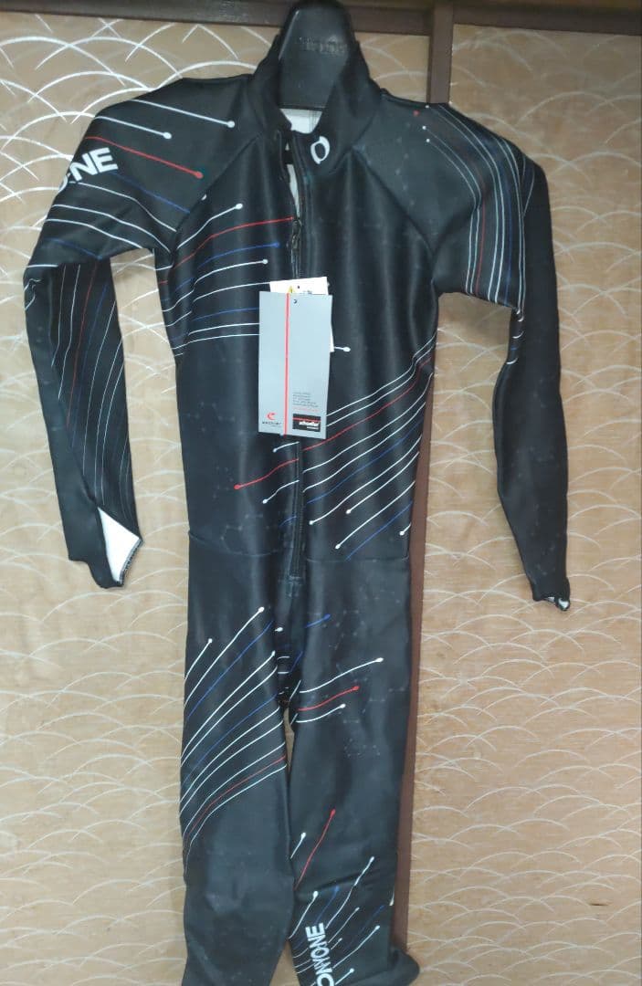 b 新品タグ付き ONYONE オンヨネ FIS 対応ワンピース