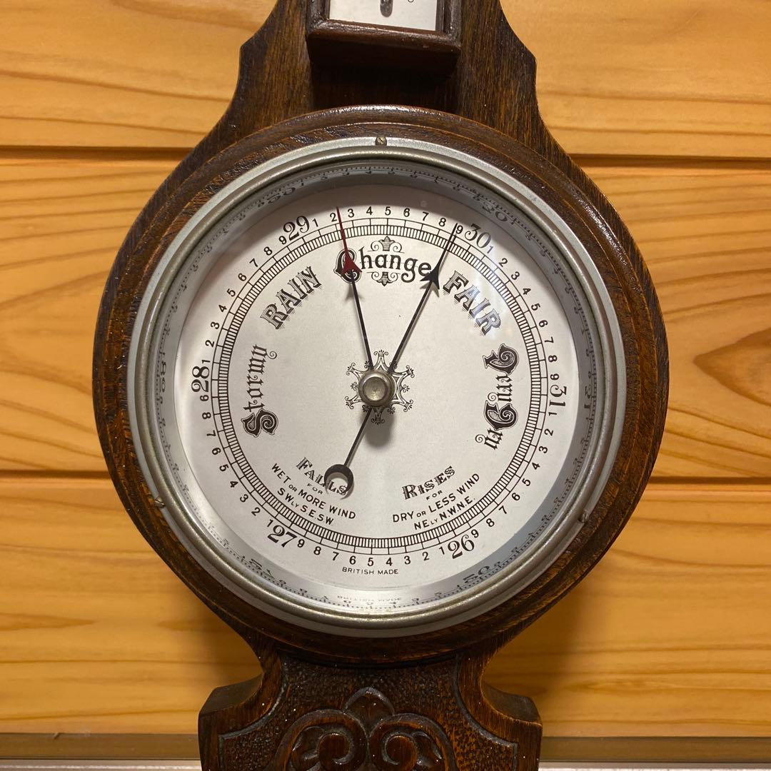 舶来品　アンティークバロメーター　重厚な木彫りの気圧計