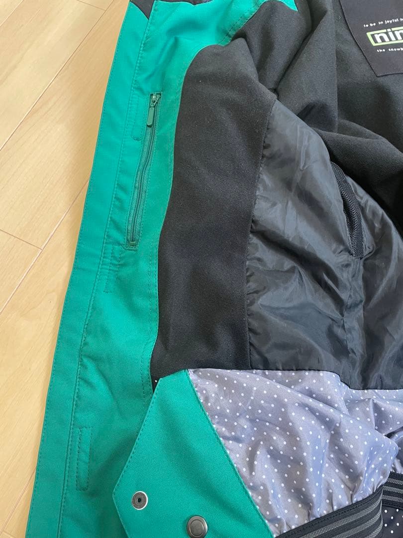 nima スノーボードウェアー