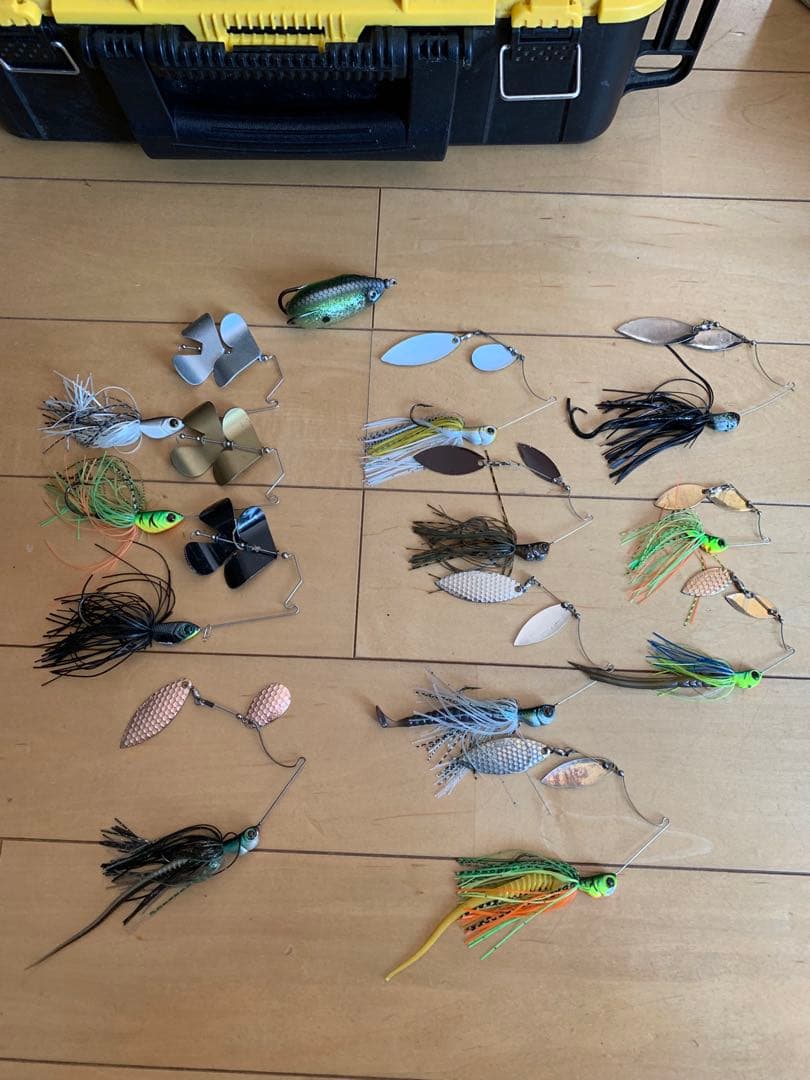 ブラックバス　ルアーセット　バーサスBOX付き