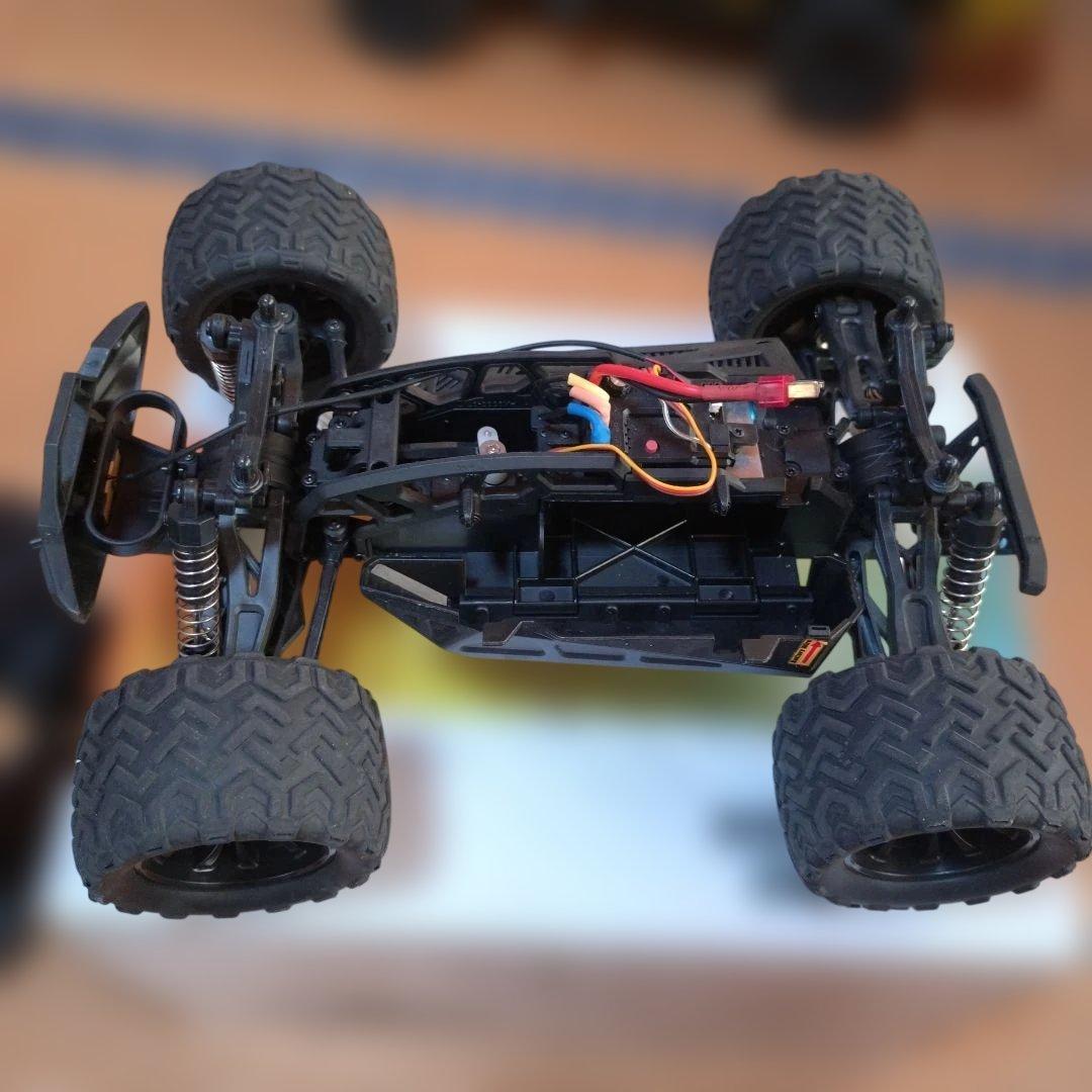 deerc ブラシレス　001E 4WD