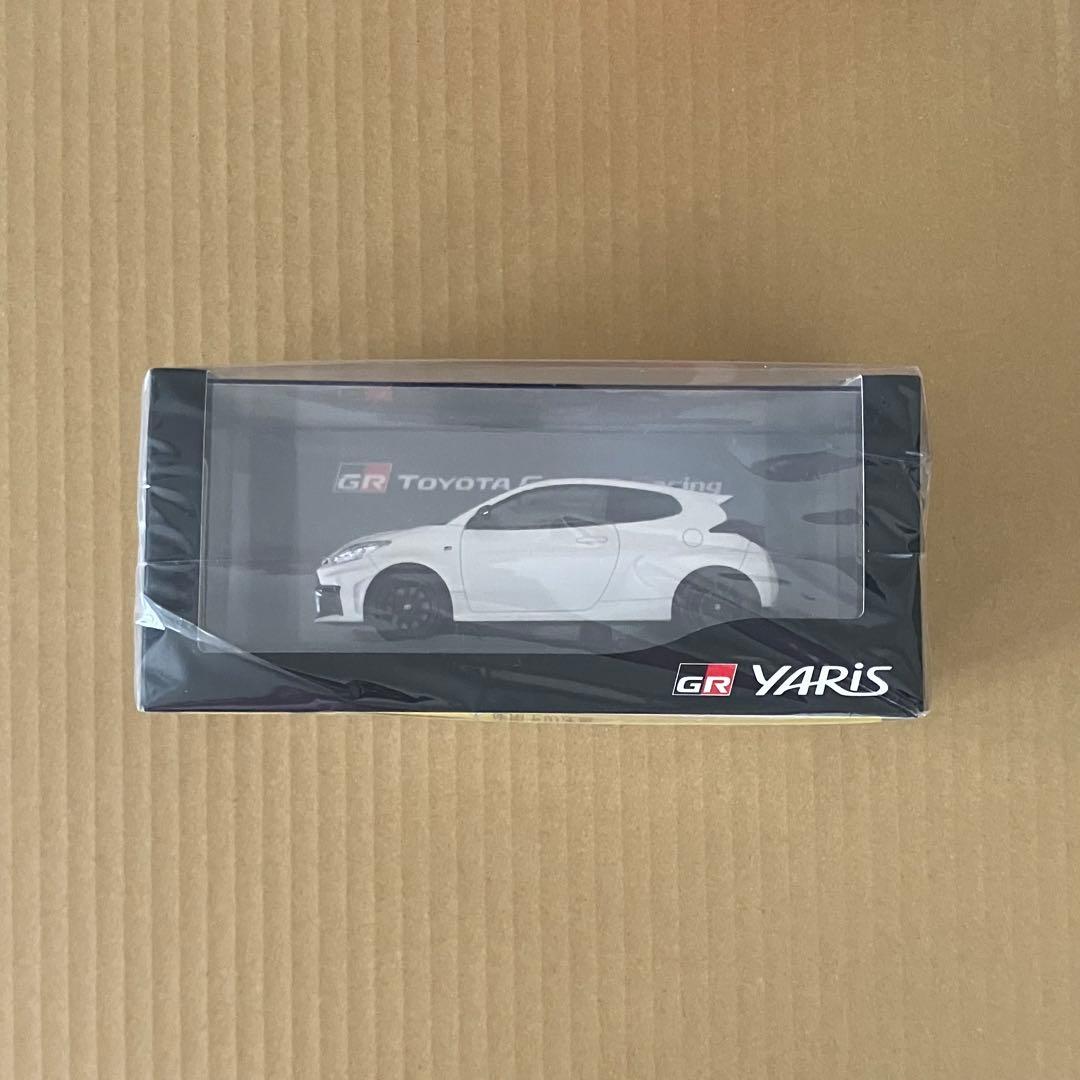 【在庫ラスト】新型GRヤリス カラーサンプルミニカー 040スーパーホワイトII