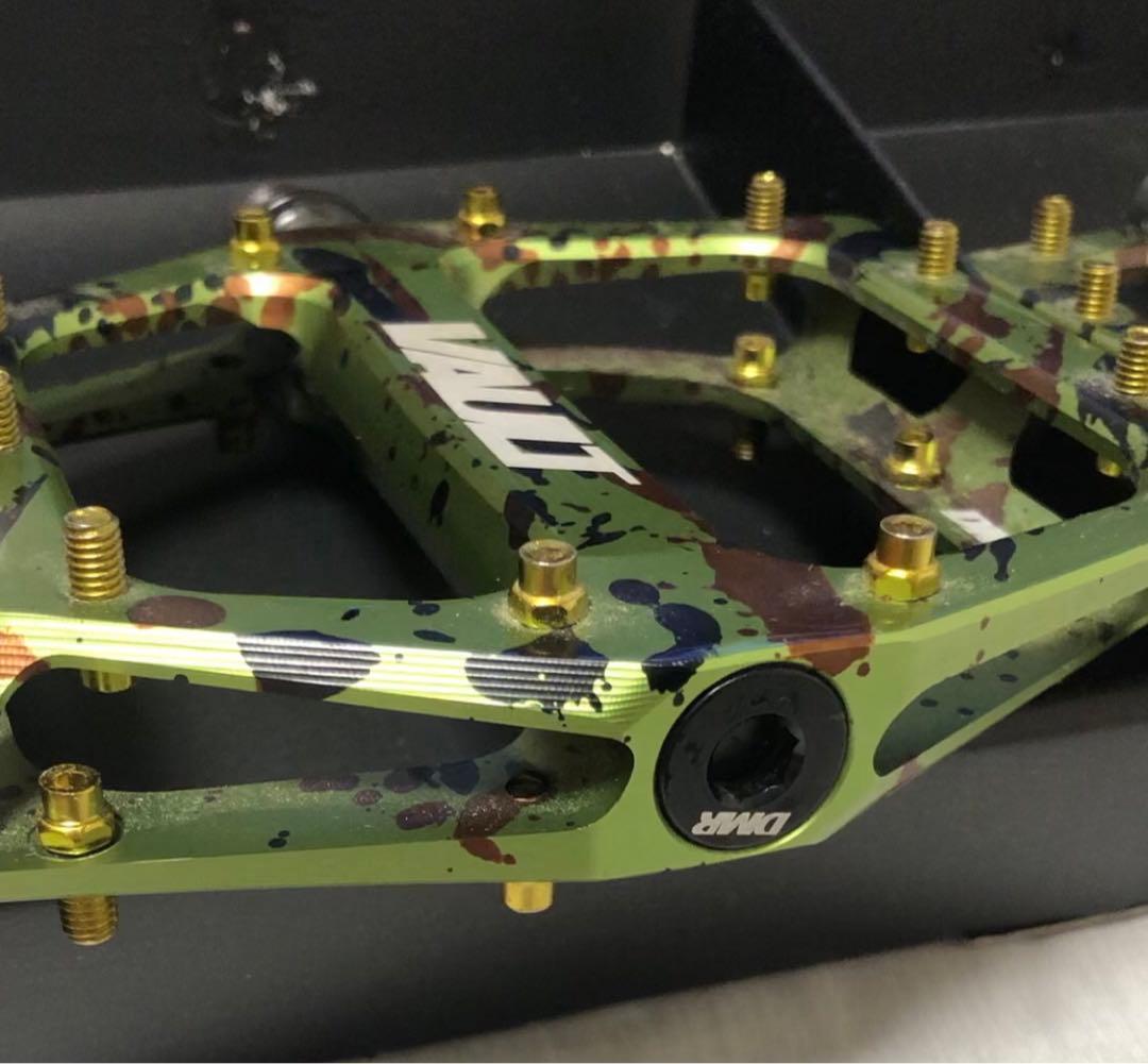 DMR BIKES VAULT V2 liquid camo green ペダル
