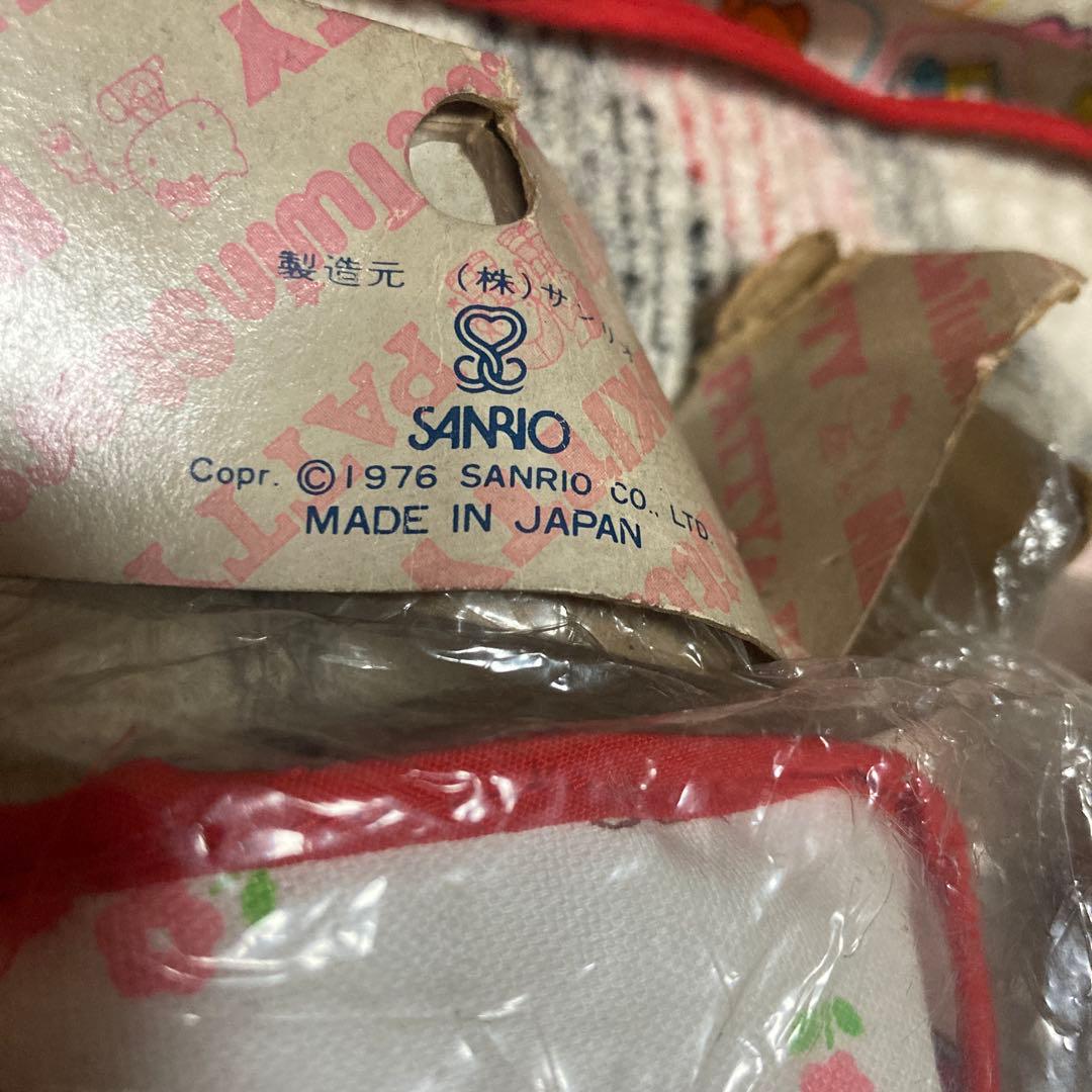 サンリオ　昭和レトロ　ハローキティ1976 弁当袋2こ＆ポーチ1こ　バラ売不可