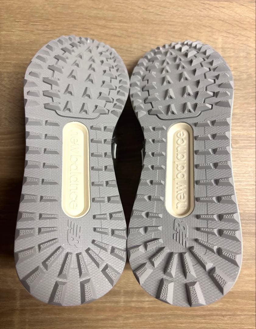 未使用 23.5cm 2E ニューバランスゴルフシューズWGS574R3シルバー