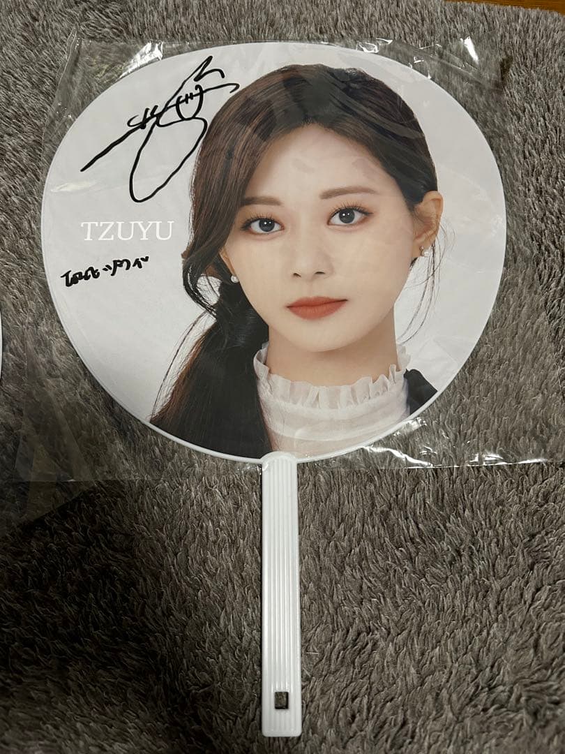 TWICE 直筆サインうちわツウィ