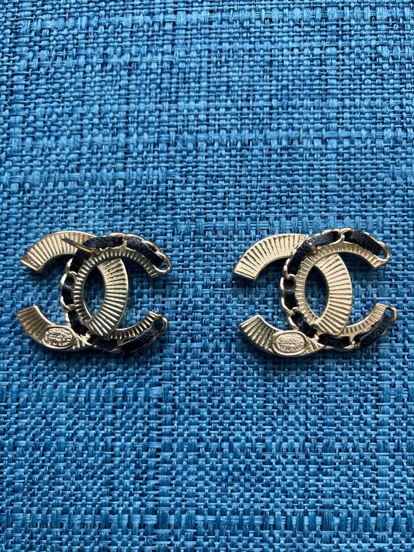 CHANEL ピアス　ノベルティ　COCO 大きめ　ラインストーン　パール