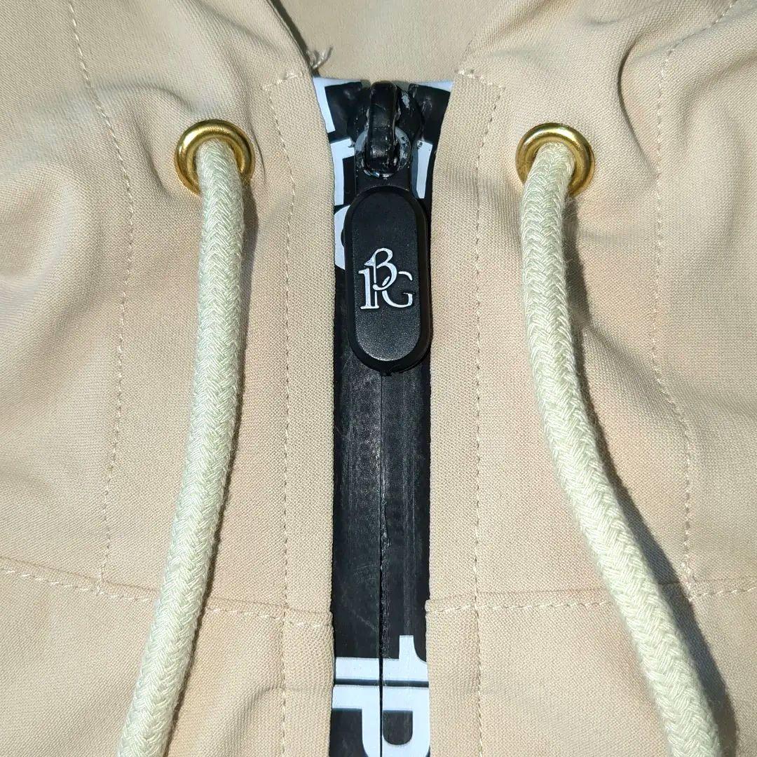 極美品 1PIU1UGUALE3 GOLFジップアップパーカー ベージュサイズV