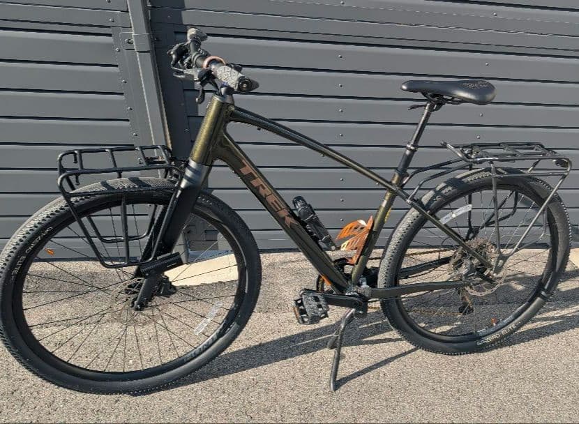 TREK DUAL SPORT 3 GEN 5　　11月25日まで値引きトレック