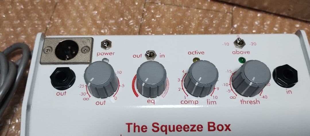 retrospec The Squeeze Box　エフェクター