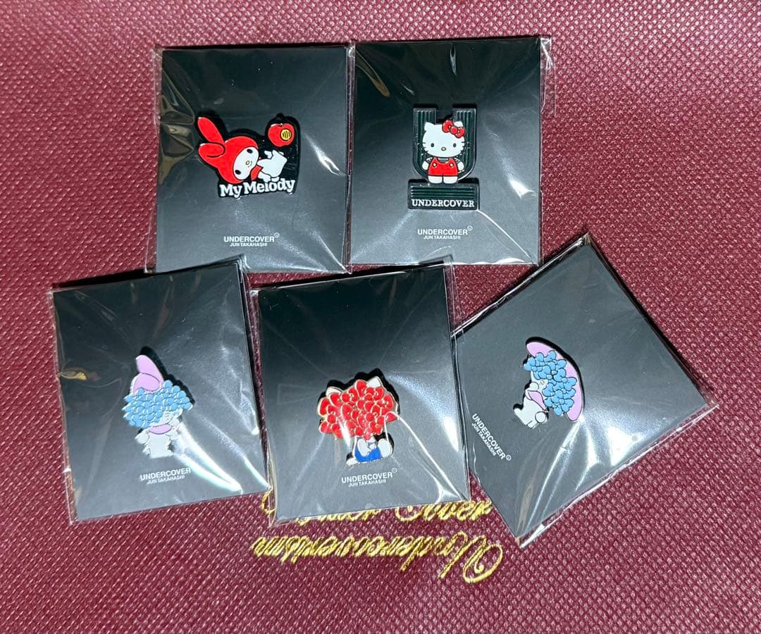 UNDER COVER × サンリオ ピンバッジ 5個セット