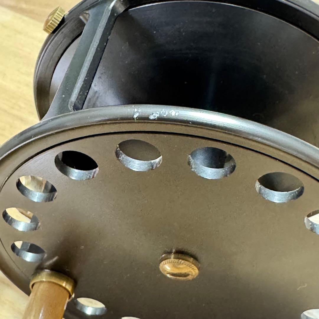 Caps Classic Salmon フライリール サーモンクラシック