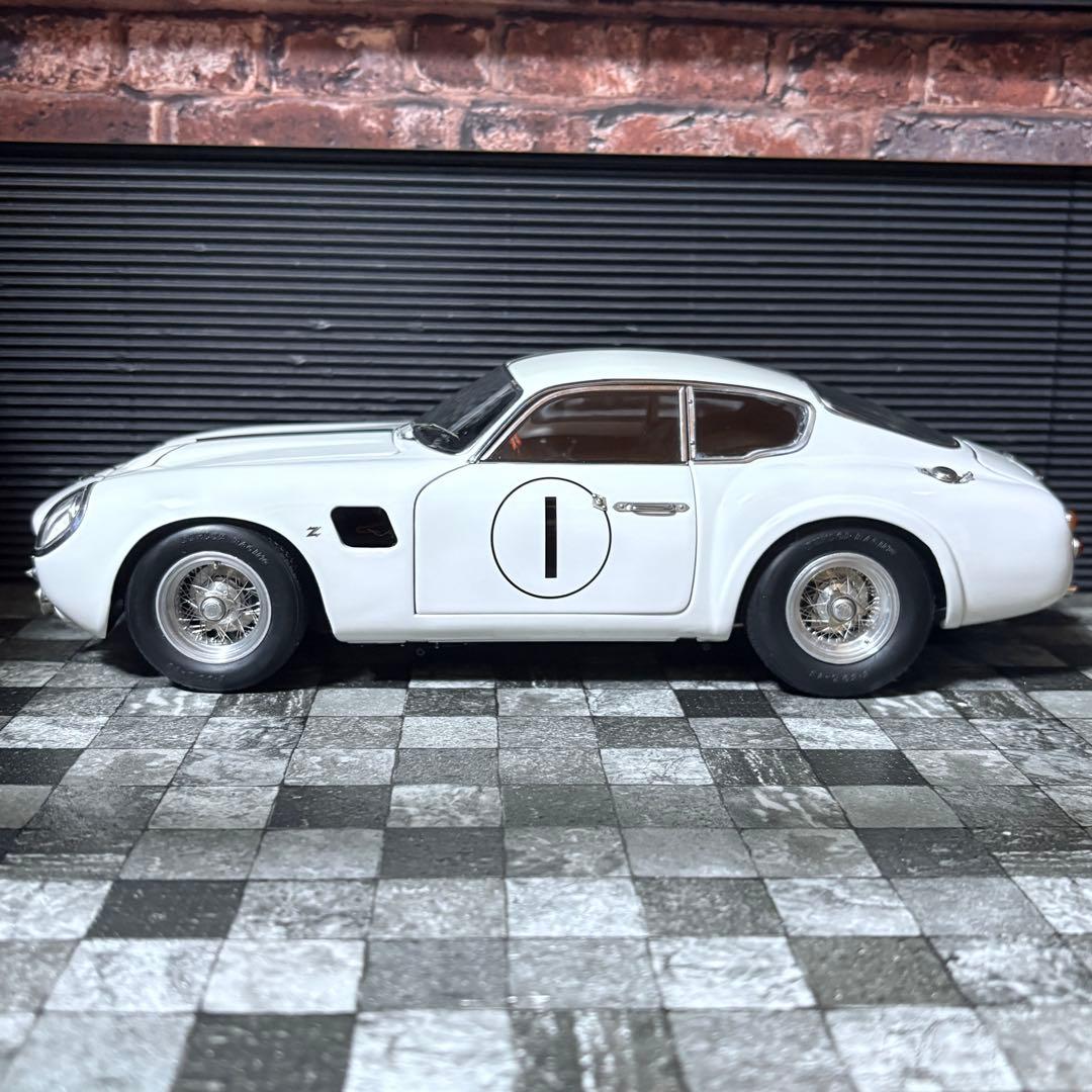 1/18 CMC アストンマーチン DB4 ザガート Le Mans 1961