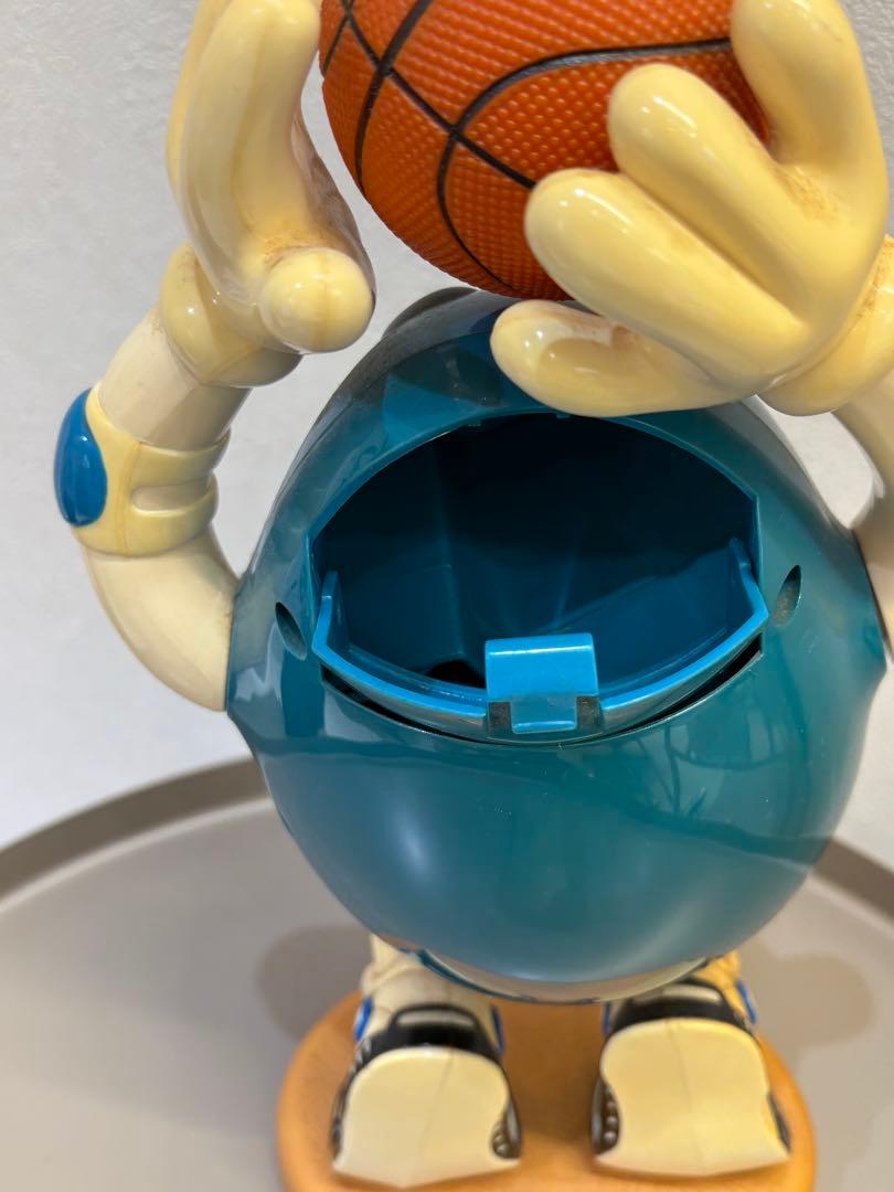 M&M's バスケットボール フィギュア