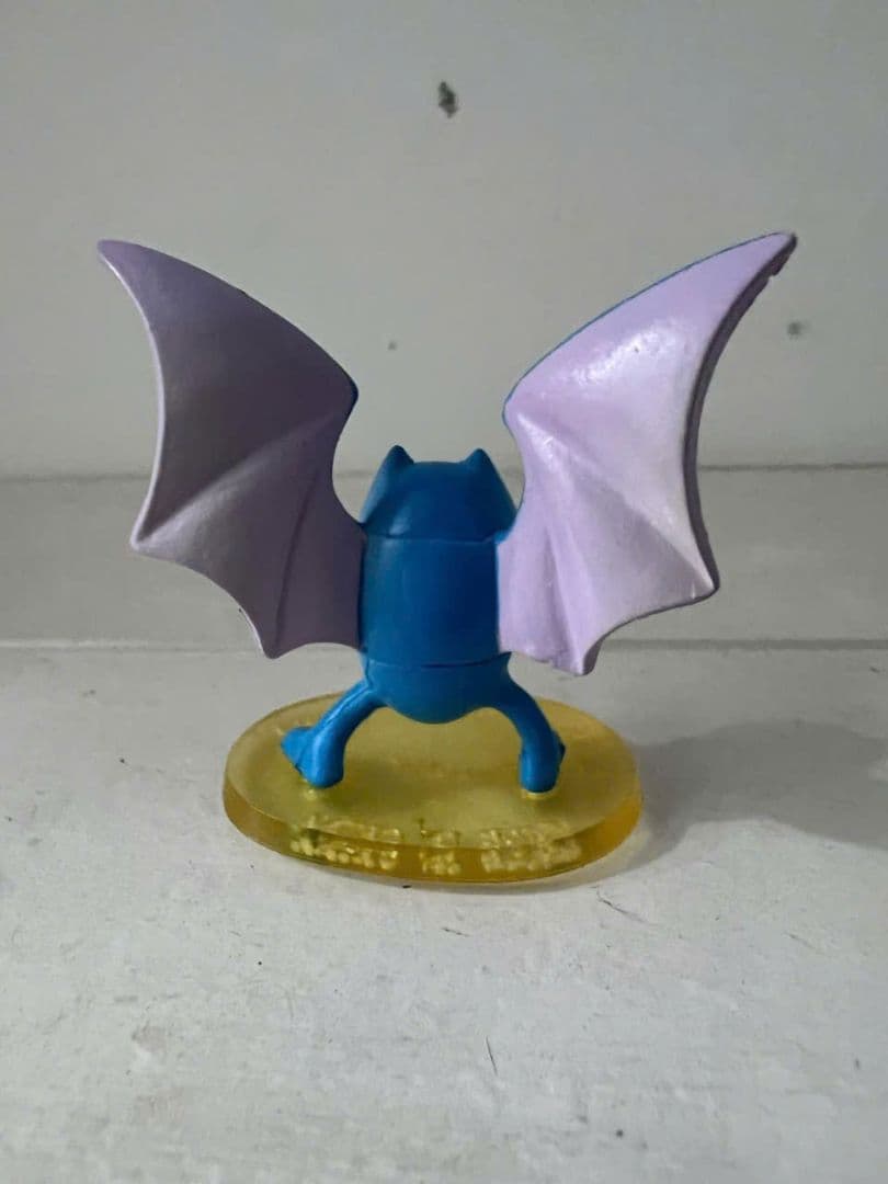 ポケモン　モンコレ　フィギュア　ゴルバット