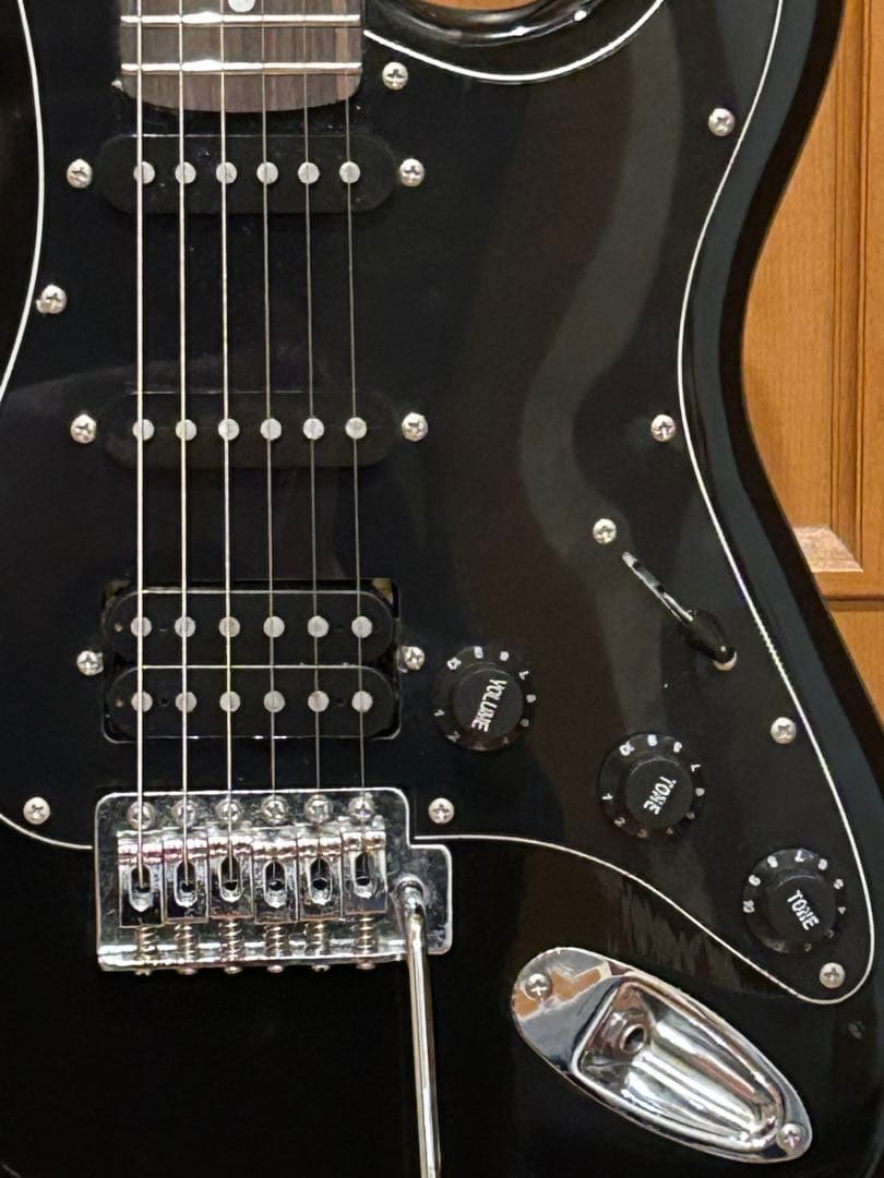 美品☆SELDER ストラトキャスター ブラック SSH 新品弦交換　アーム付き