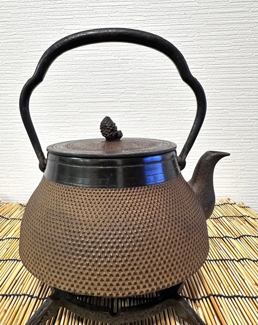 未使用品　付属品付　南部盛岡釜定工房造　１５型　南部鉄瓶　南部鉄器　鉄瓶