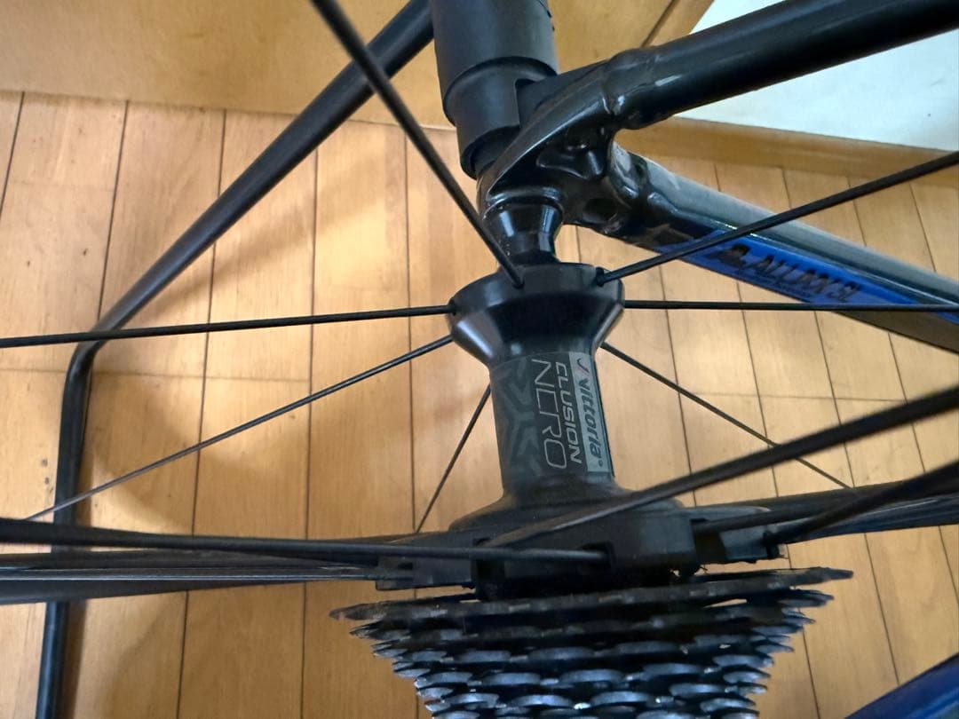 VITTORIA ELUSION NERO 前後ホイール 愛知引き取り限定