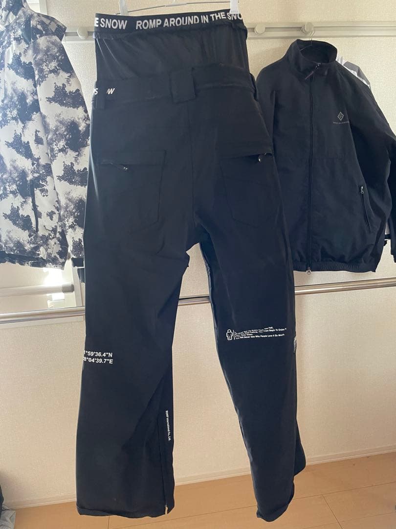 ROMP 韓国ブランド スノボウェア