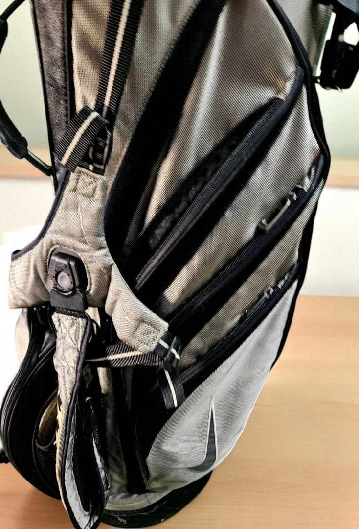 じゆん送料無料/美品　Nike Golf スタンド式キャディバッグ /ック