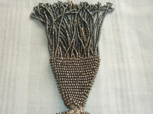 仏製 1750年頃 当時25万◆銀製ビーズとシルクで編み上げカバー 重量300ｇ