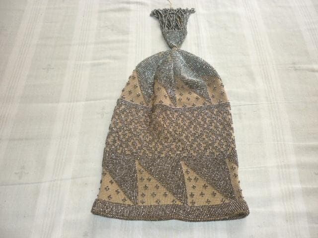 仏製 1750年頃 当時25万◆銀製ビーズとシルクで編み上げカバー 重量300ｇ