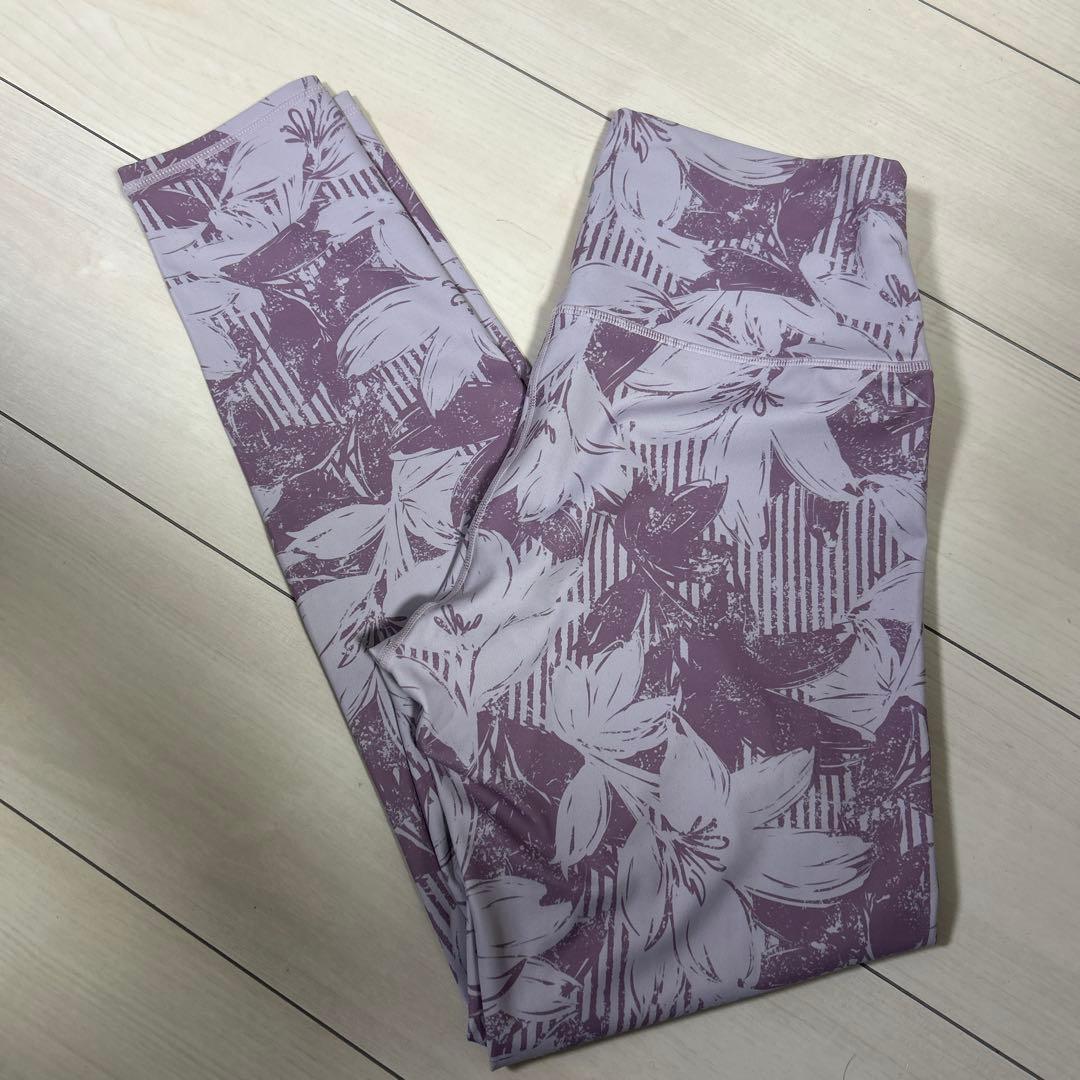 新品未使用☆SUKALA ☆ヨガ☆L☆タンクトップ&レギンスセット☆ピンク