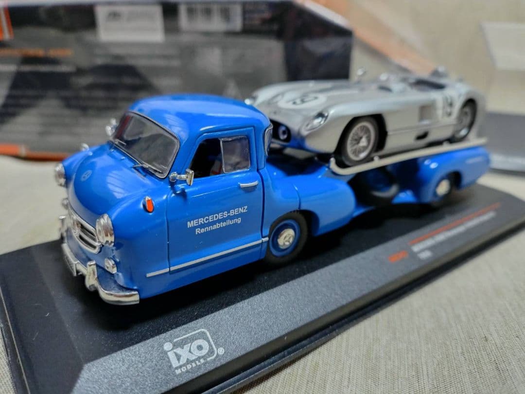 イクソ　メルセデスベンツトランスポータ ミニチャンプス メルセデスベンツ