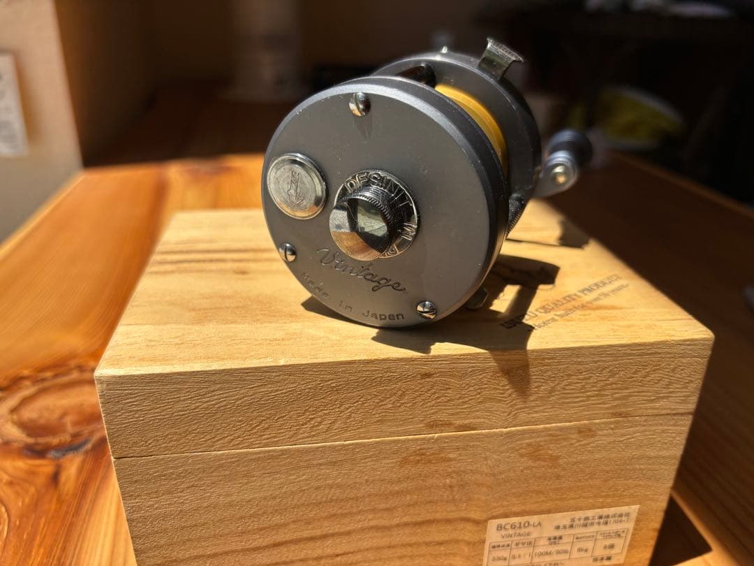 ハクナマタタ様用　五十鈴工業BC610-LA ベイトリール