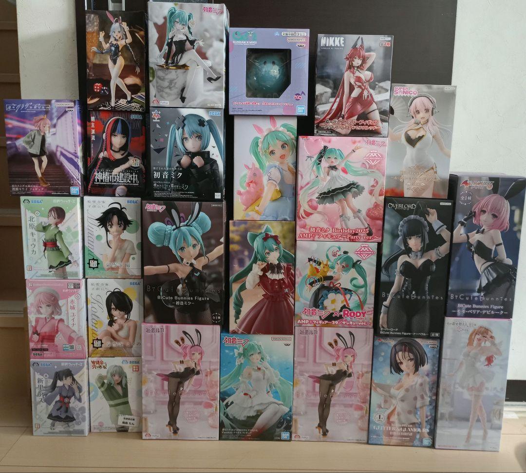 【土日限定価格にしてます！】合計２６体　初音ミク　美少女フィギュアまとめ売り