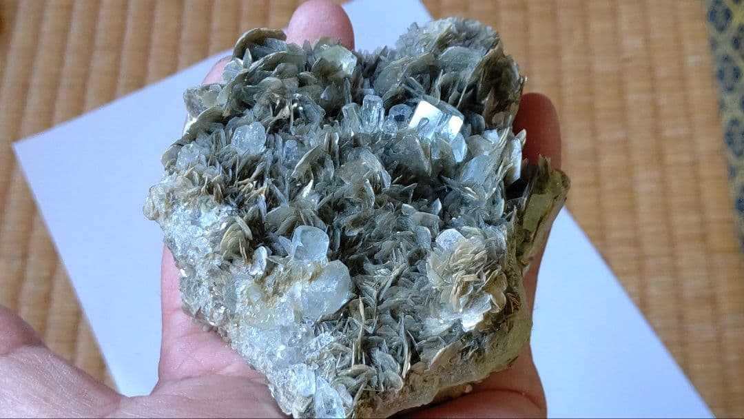 アクアマリン　原石　クラスター　緑柱石　パキスタン産　スカラドゥ　シガー渓谷