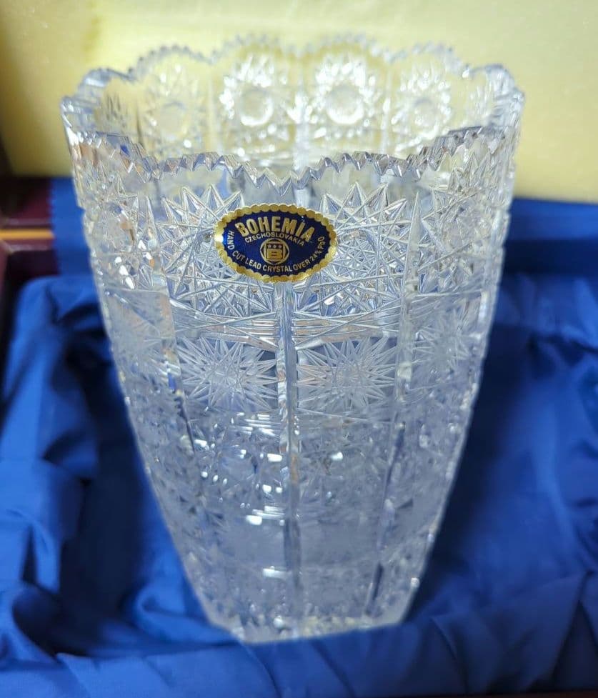 ⭐️超お得⭐️七色の虹★ボヘミア クリスタルガラス 豪華な花瓶★ハンドカット