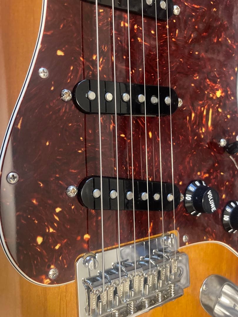 Fender Hybrid II ストラトキャスター　USAピックアップ搭載