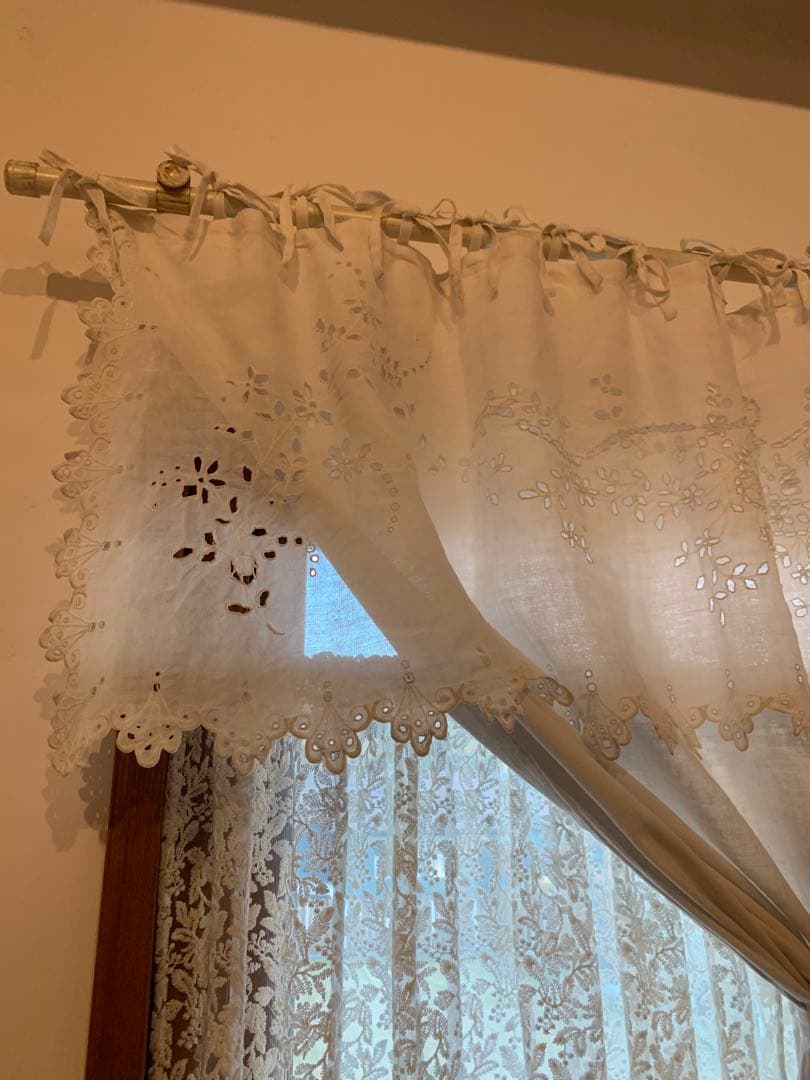 フランスアンティーク　パニエスカラップレース　リネンカーテン　オフホワイト