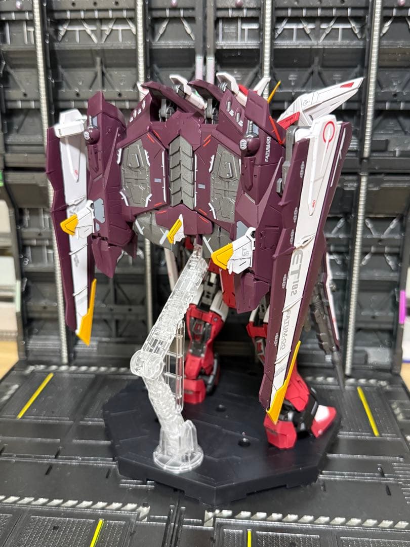 MGジャスティスガンダム　ガンプラ　完成品