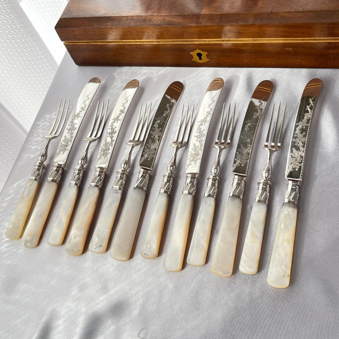 【英国】【白蝶貝】デザートセットナイフ/フォーク 12本 木製装飾ケース