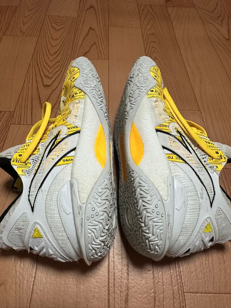 アンタ NBAバッシュ カイリーアービング 25.5cm