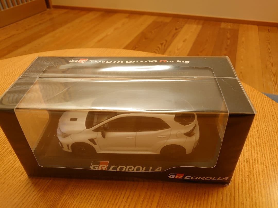 美品【超メルカリ市割】トヨタ　GRカローラ　カラーサンプル
