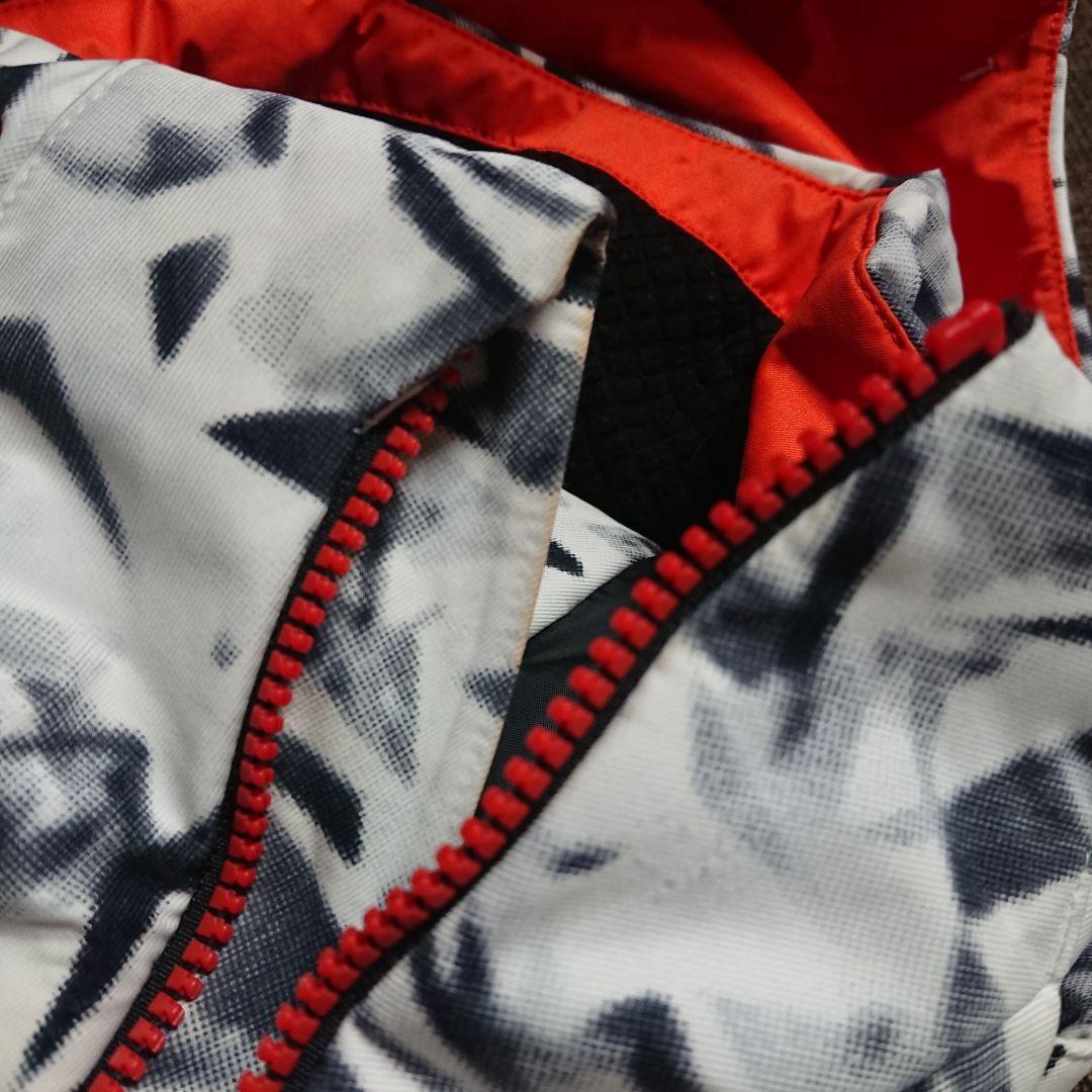 送料無料【DESCENTE】ホワイト総柄スキージャケット S