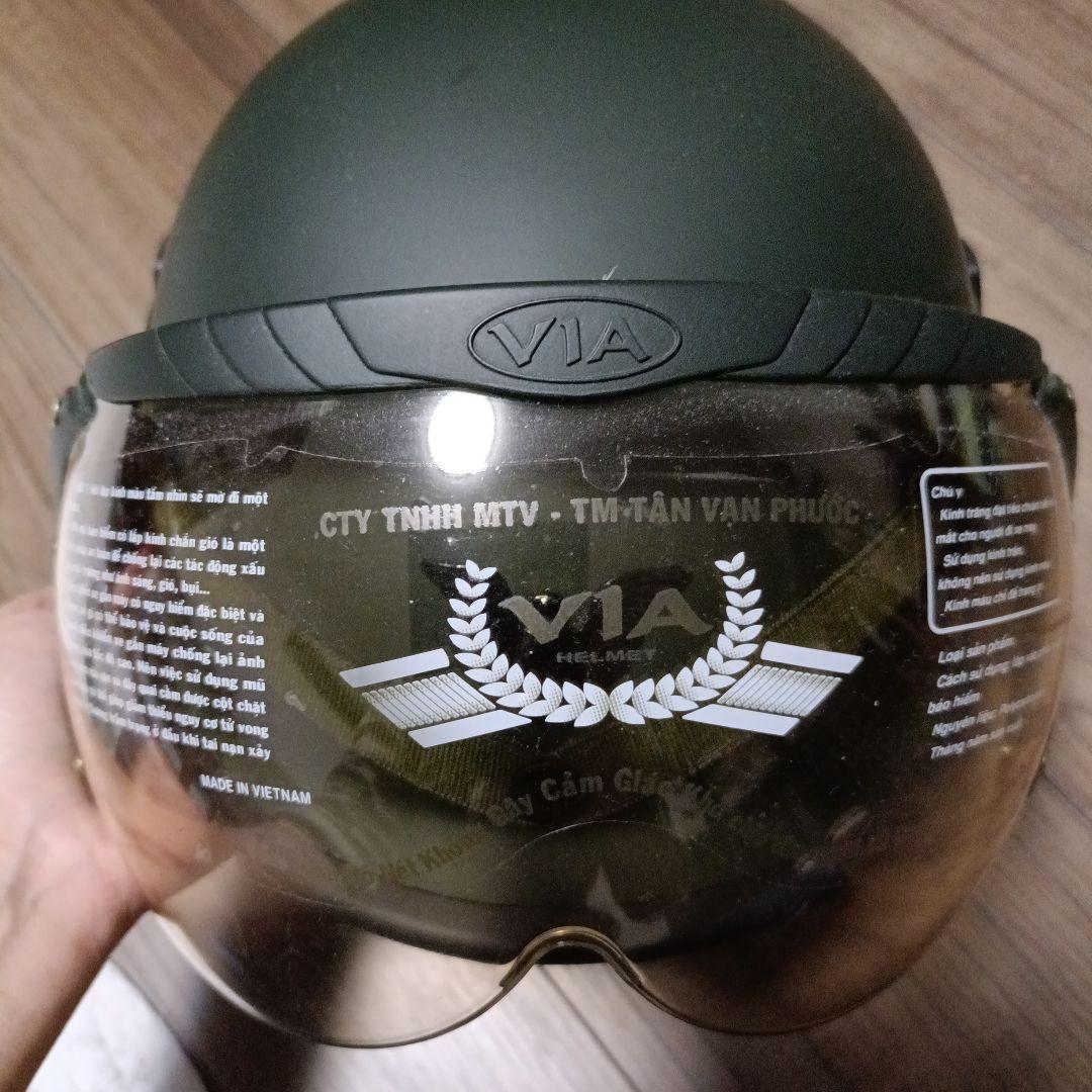 ベトナム製　オリーブグリーン ヘルメット バイザー付き