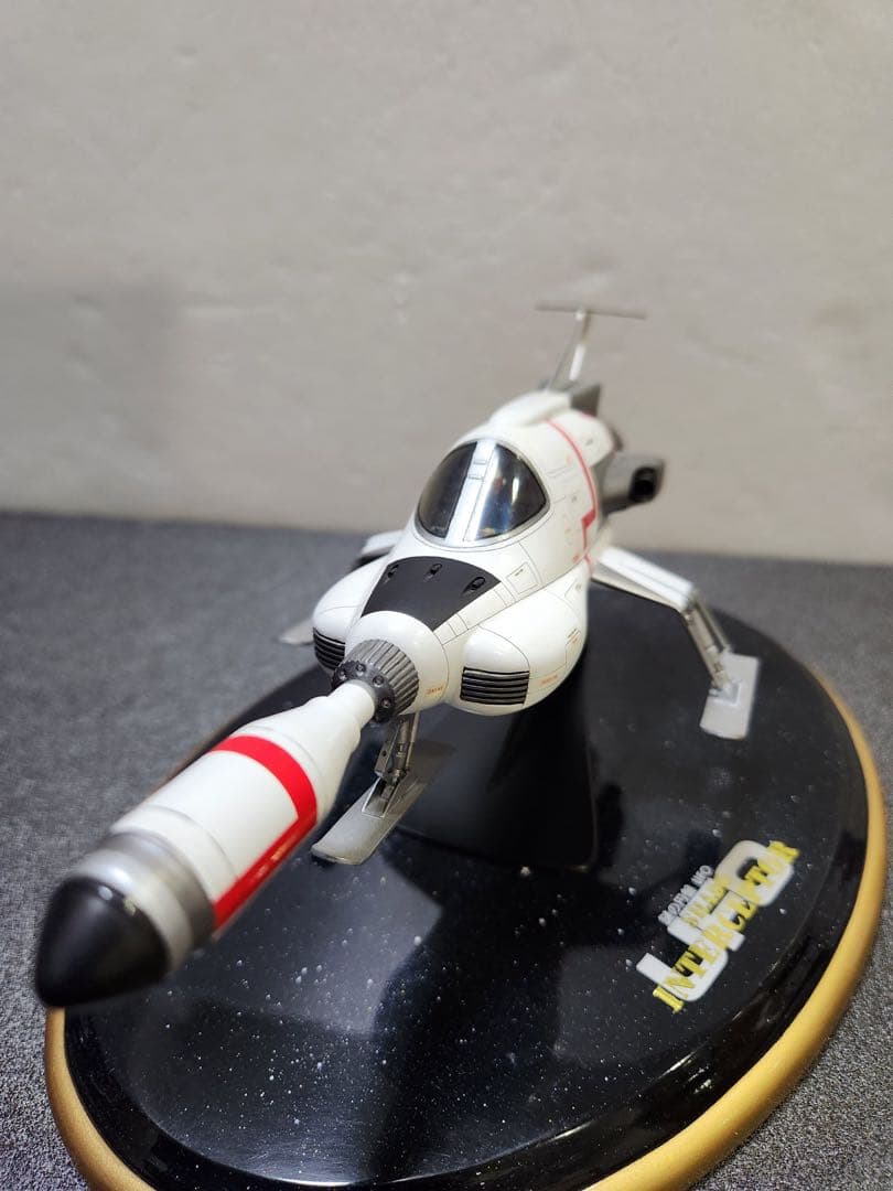 精密再現　謎の円盤UFO 有名モデラー渾身の逸品　インターセプター　べース付属