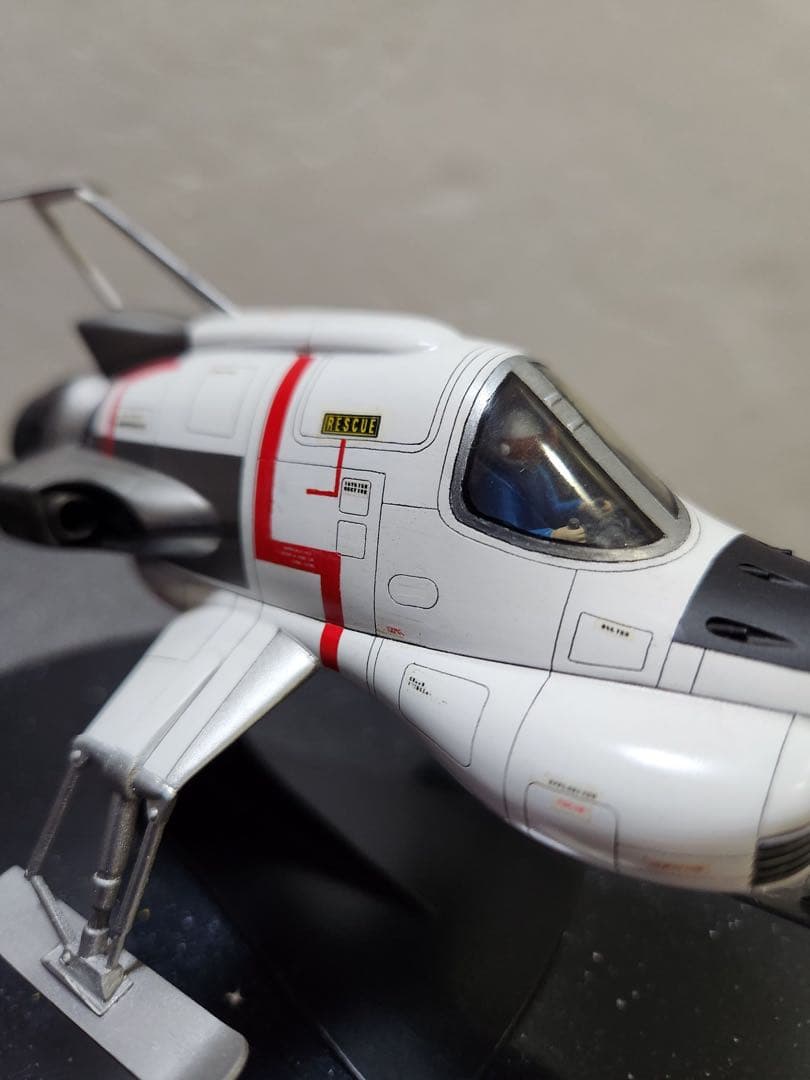 精密再現　謎の円盤UFO 有名モデラー渾身の逸品　インターセプター　べース付属